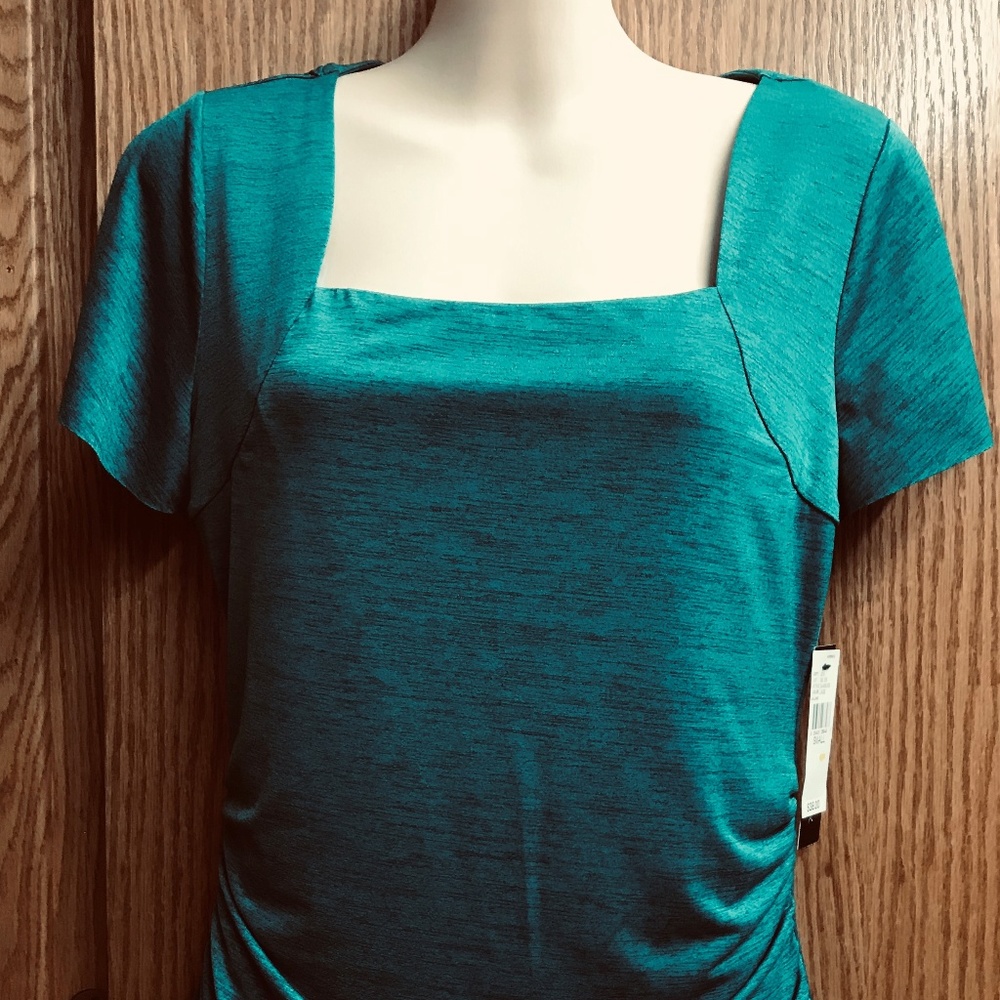 AB Studio Ladies Small Top NWT, my cost 38.00